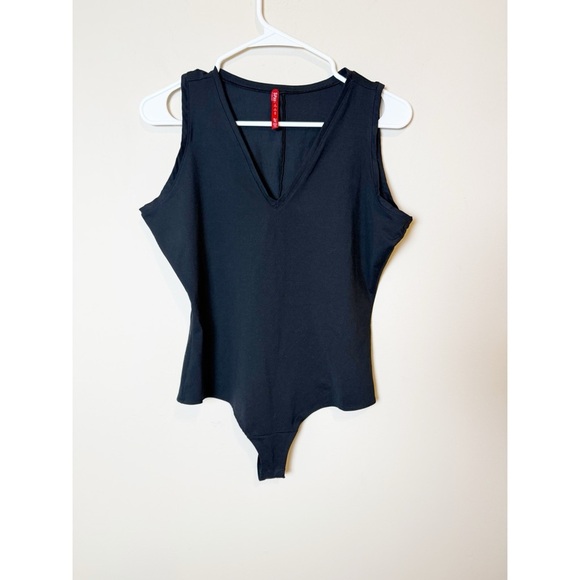 Spanx Suit Yourself V-Neck Tank Bodysuit, Size XL - Picture 6 of 13